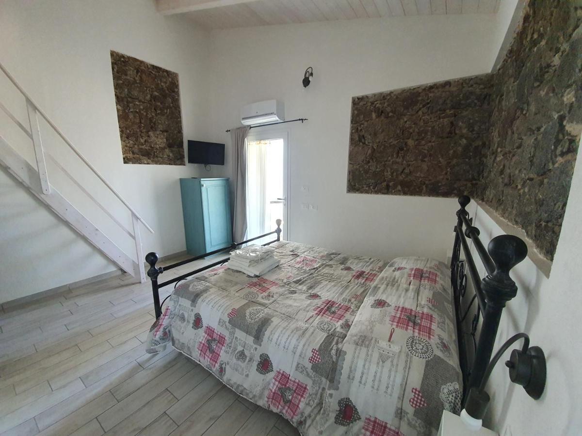 Janas Country House Bed and Breakfast Castelsardo Exterior foto